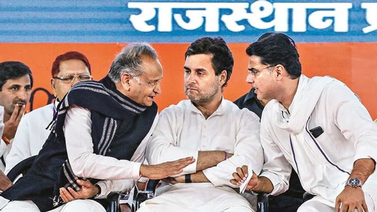 అశోక్ గెహ్లాట్, సచిన్ పైలట్ ఇద్దరిపై కాంగ్రెస్ నాయకుడు రాహుల్ గాంధీ కీలక వ్యాఖ్యలు అశోక్ గెహ్లాట్, సచిన్ పైలట్ ఇద్దరిపై కాంగ్రెస్ నాయకుడు రాహుల్ గాంధీ కీలక వ్యాఖ్యలు