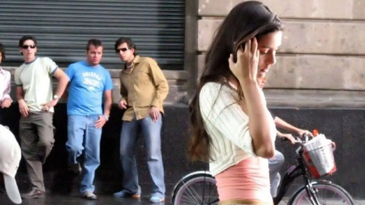 ಮಹಿಳೆಯನ್ನು 14 ಸೆಕೆಂಡ್‌ಗಿಂತ ಹೆಚ್ಚು ಗುರಾಯಿಸಿದರೆ ಜೈಲೇ ಗತಿ...!