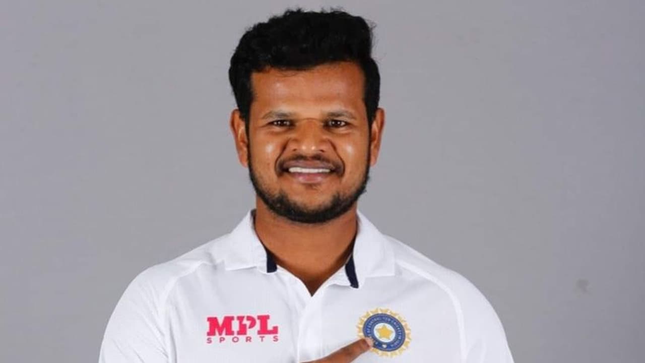 कौन है लेफ्ट आर्म स्पिनर सौरभ कुमार? जो लेंगे रविंद्र जडेजा की जगह, फर्स्ट क्लास क्रिकेट में गजब के रिकॉर्ड्स कौन है लेफ्ट आर्म स्पिनर सौरभ कुमार? जो लेंगे रविंद्र जडेजा की जगह, फर्स्ट क्लास क्रिकेट में गजब के रिकॉर्ड्स