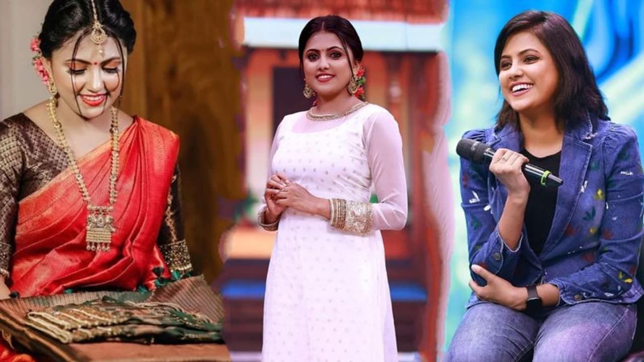 ഭാവി വരനെക്കുറിച്ച് ശ്രീവിദ്യ മുല്ലച്ചേരി, ലൈവായി കാമുകനെ വിളിച്ച് മറുപടി; വൈറലായി വ്ലോഗ് ഭാവി വരനെക്കുറിച്ച് ശ്രീവിദ്യ മുല്ലച്ചേരി, ലൈവായി കാമുകനെ വിളിച്ച് മറുപടി; വൈറലായി വ്ലോഗ്