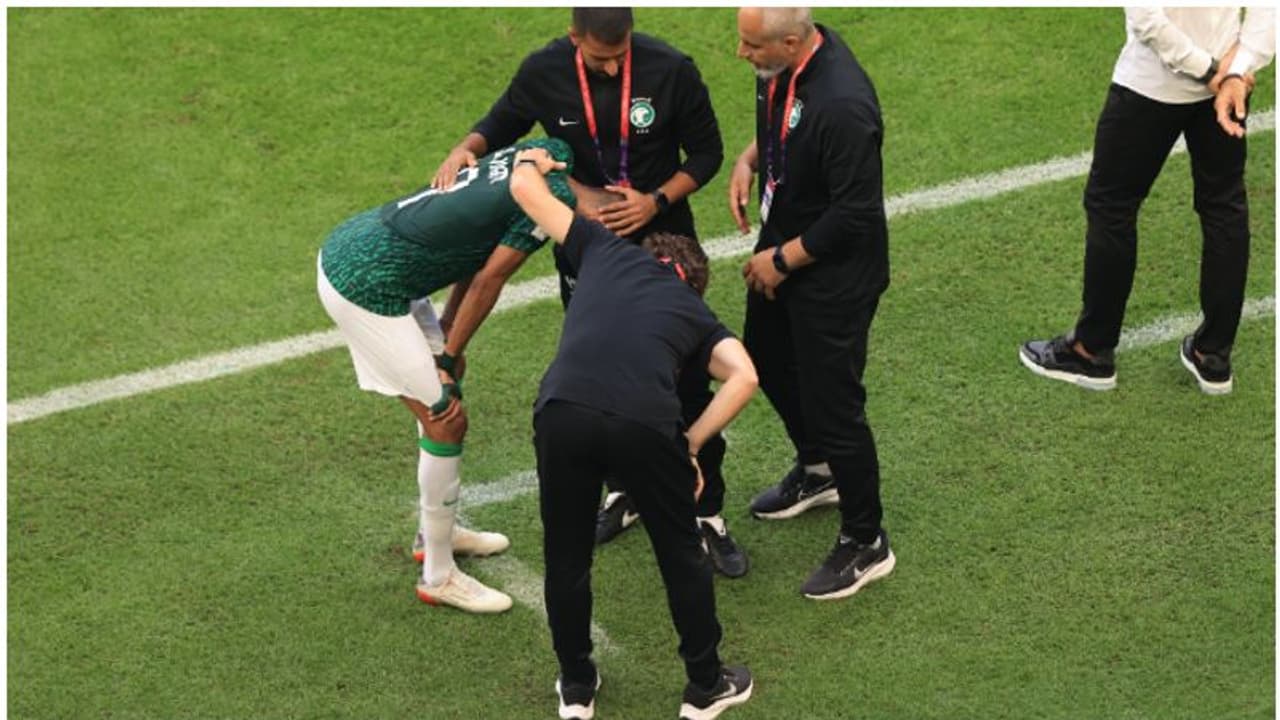 നിർണായക മത്സരത്തിന് മുമ്പ് വീണ്ടും തിരിച്ചടി നേരിട്ട് സൗദി അറേബ്യ; മെക്സിക്കോയെ നേരിടാൻ നായകനില്ല നിർണായക മത്സരത്തിന് മുമ്പ് വീണ്ടും തിരിച്ചടി നേരിട്ട് സൗദി അറേബ്യ; മെക്സിക്കോയെ നേരിടാൻ നായകനില്ല