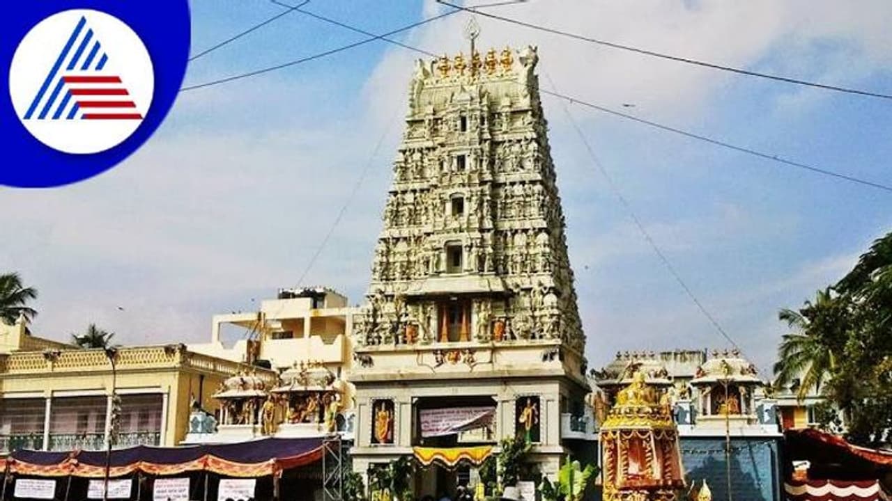 ಬೆಂಗಳೂರು: ಧರ್ಮ ದಂಗಲ್ ನಡುವೆ ಸುಬ್ರಹ್ಮಣ್ಯ ರಥೋತ್ಸವ ಸಂಪನ್ನ ಬೆಂಗಳೂರು: ಧರ್ಮ ದಂಗಲ್ ನಡುವೆ ಸುಬ್ರಹ್ಮಣ್ಯ ರಥೋತ್ಸವ ಸಂಪನ್ನ