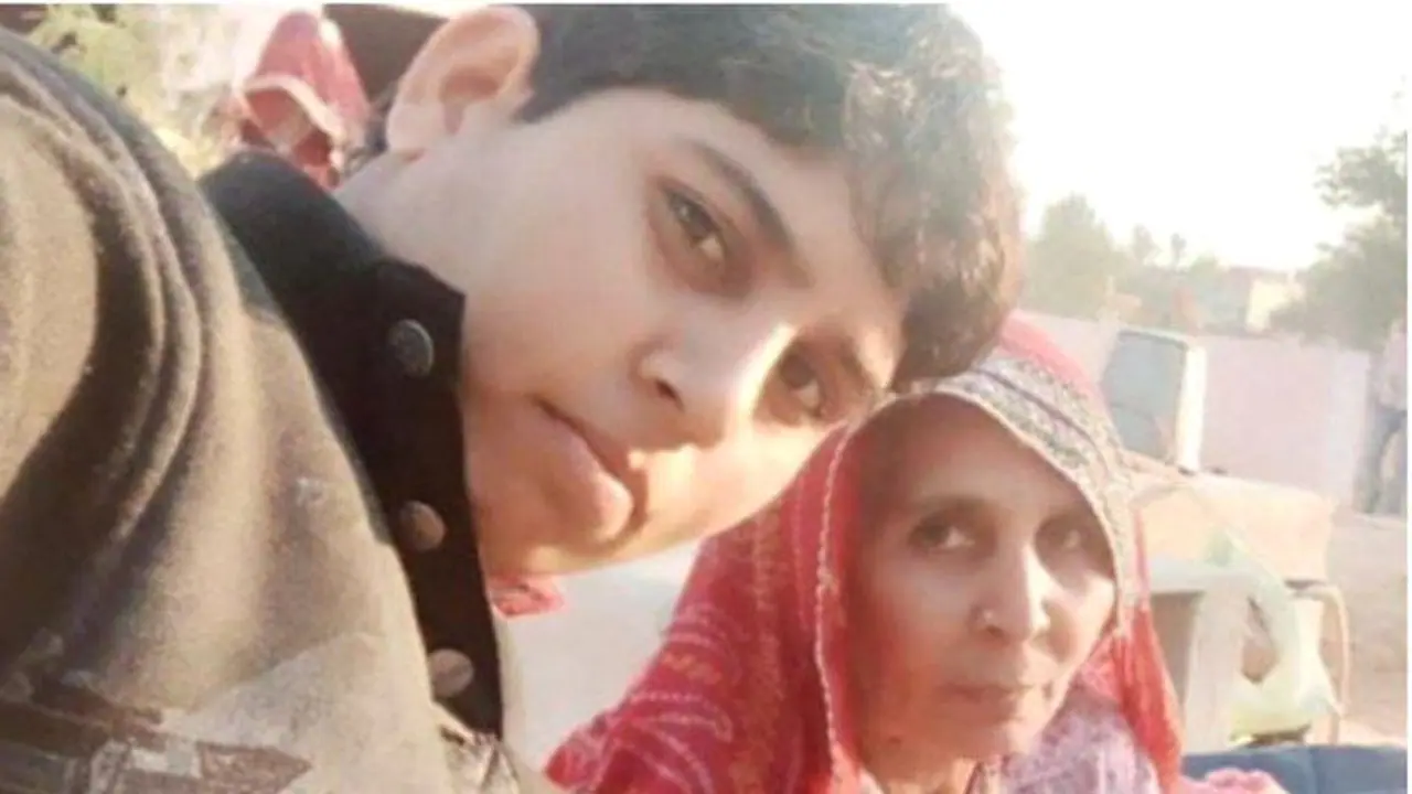 पिता की मौत के बाद मां बनी मिसाल: भेड़ बकरी चरा 5 संतानों को पाला, उसी की बेटी ने 5 साल में जीत लिए 15 मेडल पिता की मौत के बाद मां बनी मिसाल: भेड़ बकरी चरा 5 संतानों को पाला, उसी की बेटी ने 5 साल में जीत लिए 15 मेडल