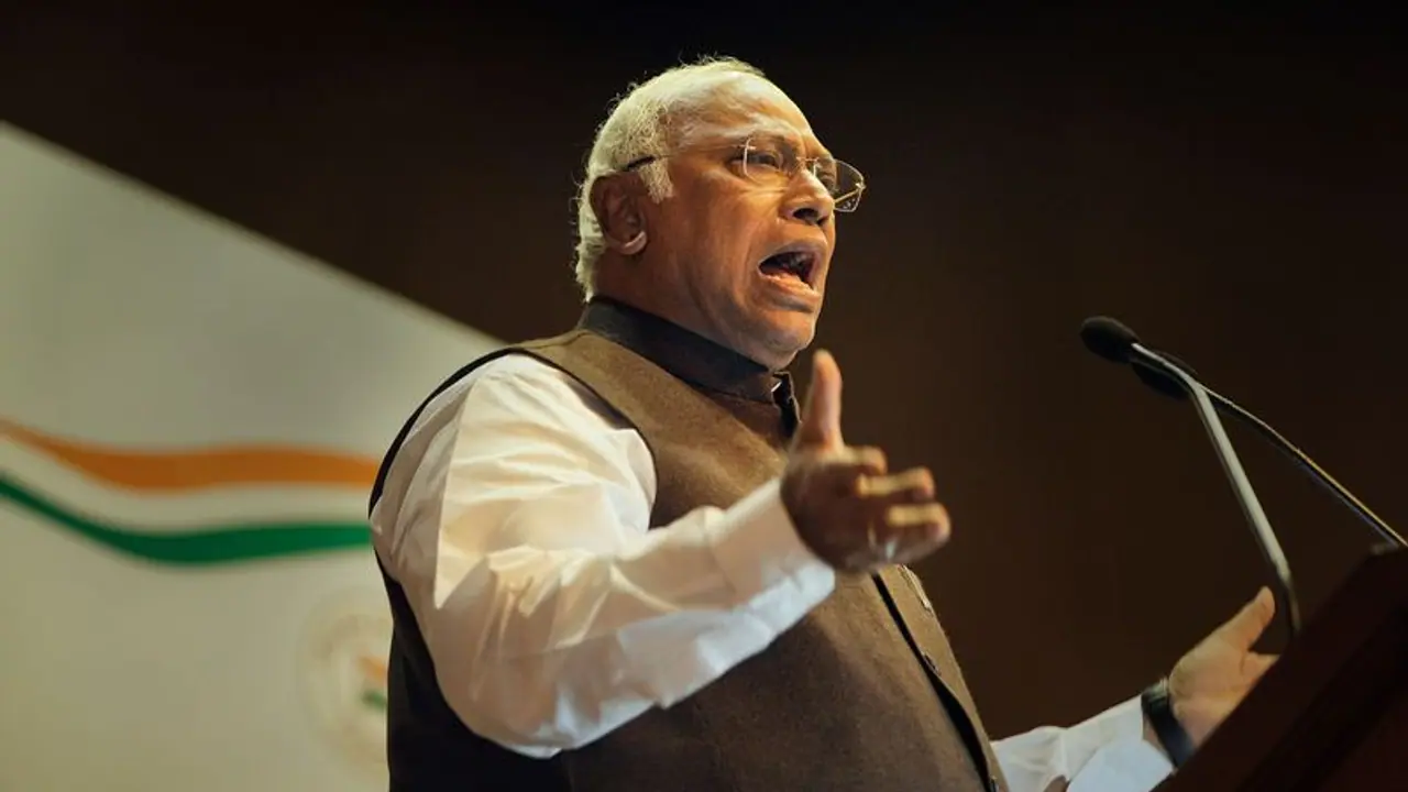 ಪ್ರಧಾನಿ ಮೋದಿಯನ್ನು ರಾವಣನಿಗೆ ಹೋಲಿಸಿದ ಕಾಂಗ್ರೆಸ್‌ ಅಧ್ಯಕ್ಷ ಮಲ್ಲಿಕಾರ್ಜುನ ಖರ್ಗೆ: ಬಿಜೆಪಿ ತಿರುಗೇಟು