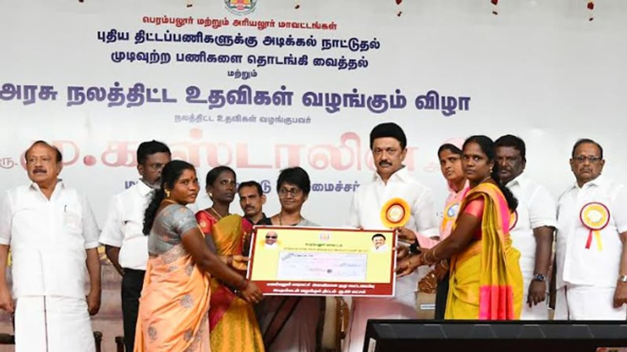 தமிழ்நாடு இவ்வளவு அமைதியாக இருக்கிறதே என சிலருக்கு வயிறு எரிகிறது.. பாஜகவை மறைமுகமாக சாடும் முதல்வர்.! தமிழ்நாடு இவ்வளவு அமைதியாக இருக்கிறதே என சிலருக்கு வயிறு எரிகிறது.. பாஜகவை மறைமுகமாக சாடும் முதல்வர்.!