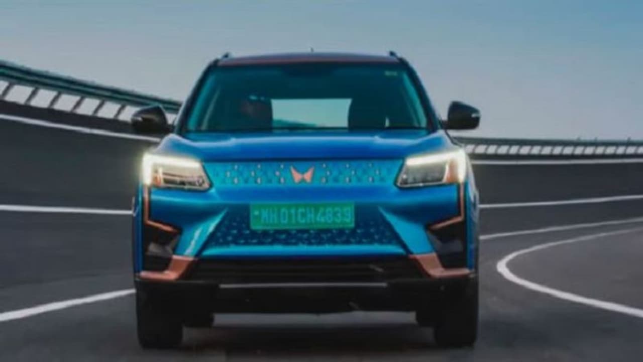 లాంచ్కు ముందే మహీంద్రాఎక్స్యూవి 400 ఫీచర్స్ లీక్.. ఫీచర్స్ ఇంకా ఎన్ని వేరియంట్లలో వస్తుందో తెలుసా..? లాంచ్కు ముందే మహీంద్రాఎక్స్యూవి 400 ఫీచర్స్ లీక్.. ఫీచర్స్ ఇంకా ఎన్ని వేరియంట్లలో వస్తుందో తెలుసా..?