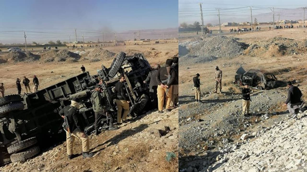 పాకిస్థాన్ లో ఆత్మాహుతి దాడి.. ముగ్గురి మరణం.. 20 మందికి పైగా గాయాలు..