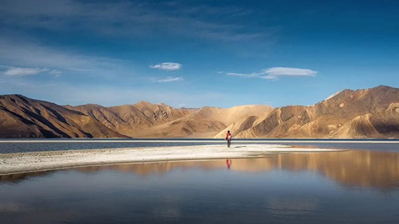 5 must have apps that will help you travel the world better