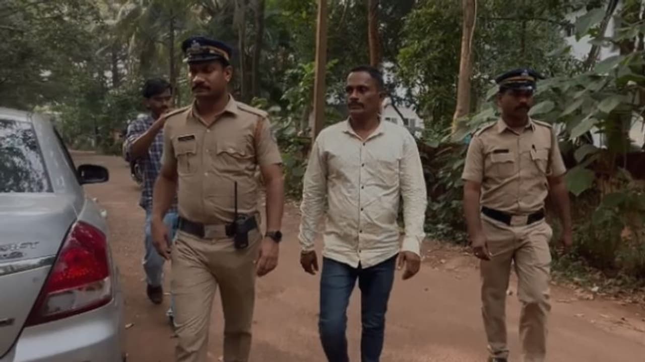 മൂകയും ബധിരയുമായ 15 കാരിയെ പീഡിപ്പിച്ച കേസ്; പ്രതിക്ക് ജീവപര്യന്തം തടവ് മൂകയും ബധിരയുമായ 15 കാരിയെ പീഡിപ്പിച്ച കേസ്; പ്രതിക്ക് ജീവപര്യന്തം തടവ്