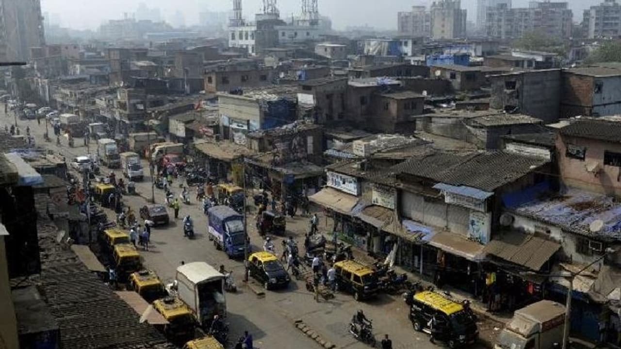 மும்பை தாராவி குடிசைப் பகுதியை மறுசீரமைப்பு செய்ய ரூ. 5,069 கோடிக்கு ஏலத்தில் எடுத்தது அதானி குழுமம்!! மும்பை தாராவி குடிசைப் பகுதியை மறுசீரமைப்பு செய்ய ரூ. 5,069 கோடிக்கு ஏலத்தில் எடுத்தது அதானி குழுமம்!!