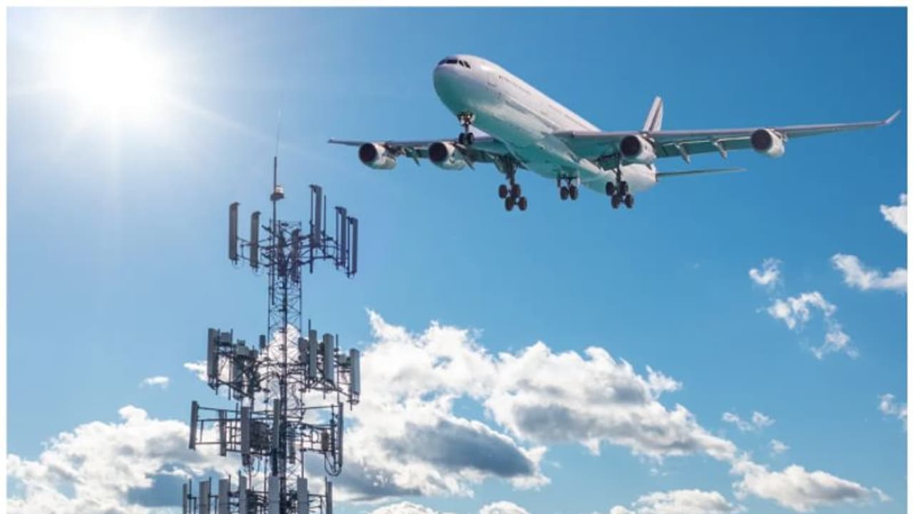 അമേരിക്കയിലെ മുഴുവൻ വിമാന സർവീസും നിർത്തിവെച്ചു