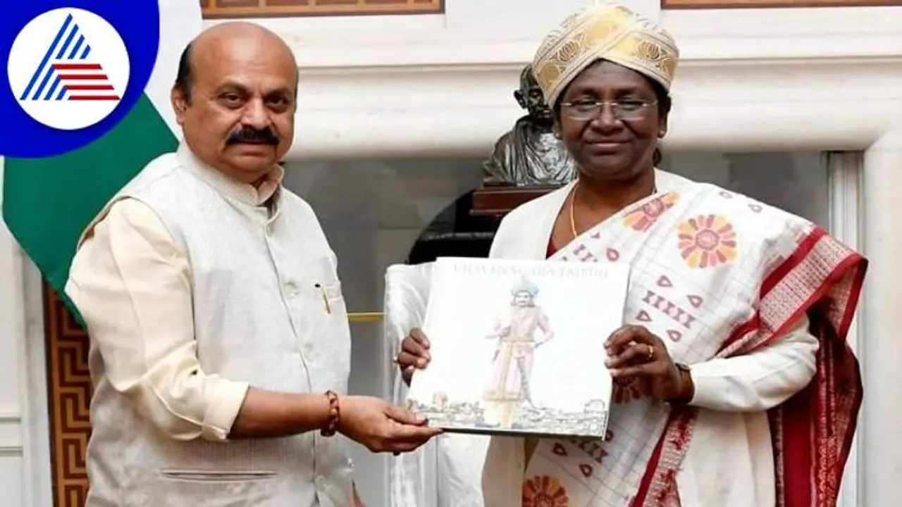 ರಾಷ್ಟ್ರಪತಿ, ಕೇಂದ್ರ ಸಚಿವರ ಭೇಟಿಯಾದ ಸಿಎಂ ಬೊಮ್ಮಾಯಿ ರಾಷ್ಟ್ರಪತಿ, ಕೇಂದ್ರ ಸಚಿವರ ಭೇಟಿಯಾದ ಸಿಎಂ ಬೊಮ್ಮಾಯಿ