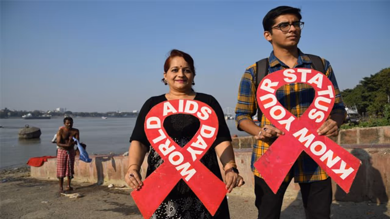 World AIDS Day 2022: एड्स को लेकर समाज में फैली है ये क्रूर भ्रांतियां, इन्हें दूर करना आज ही है जरूरी World AIDS Day 2022: एड्स को लेकर समाज में फैली है ये क्रूर भ्रांतियां, इन्हें दूर करना आज ही है जरूरी