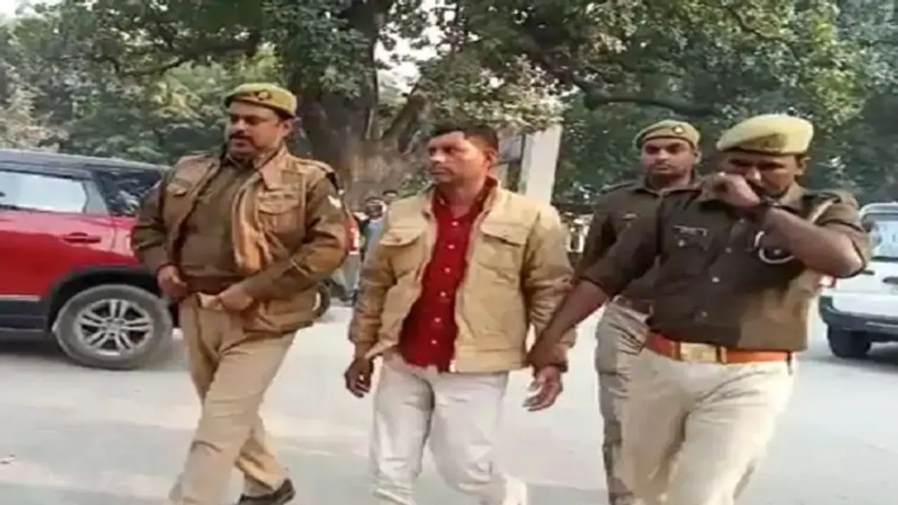 बांके से प्रेमिका का गला काटने वाला प्रेमी गिरफ्तार, बताया क्यों महिला को दी ऐसी दर्दनाक मौत बांके से प्रेमिका का गला काटने वाला प्रेमी गिरफ्तार, बताया क्यों महिला को दी ऐसी दर्दनाक मौत