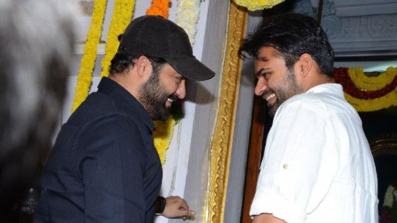 సాయిధరమ్ తేజ్ కి జూ.ఎన్టీఆర్ సాయం.. ఇంట్రెస్టింగ్ డీటెయిల్స్ వైరల్ సాయిధరమ్ తేజ్ కి జూ.ఎన్టీఆర్ సాయం.. ఇంట్రెస్టింగ్ డీటెయిల్స్ వైరల్