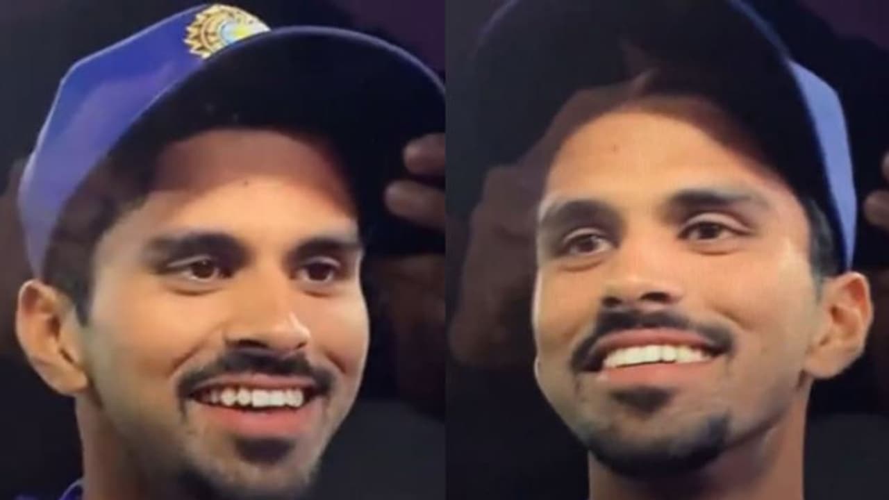 అవును మనం ఎక్కడున్నాం..? బాసూ మనకు మెమోరీ లాస్ అంటున్న టీమిండియా యువ ఆల్రౌండర్ అవును మనం ఎక్కడున్నాం..? బాసూ మనకు మెమోరీ లాస్ అంటున్న టీమిండియా యువ ఆల్రౌండర్