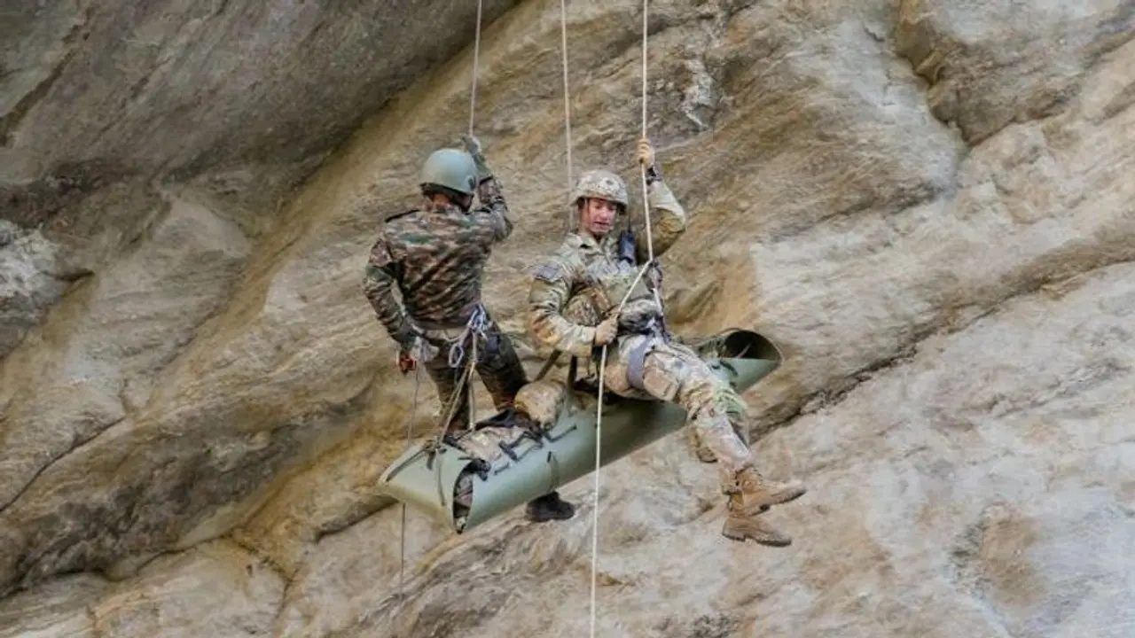 ನಿಮ್ಮ ಕೆಲಸ ನೋಡಿಕೊಳ್ಳಿ, ಭಾರತದ ಜೊತೆ ಜಂಟಿ ಸಮರಾಭ್ಯಾಸ ಪ್ರಶ್ನಿಸಿದ ಚೀನಾಗೆ ಅಮೆರಿಕ ತಿರುಗೇಟು!