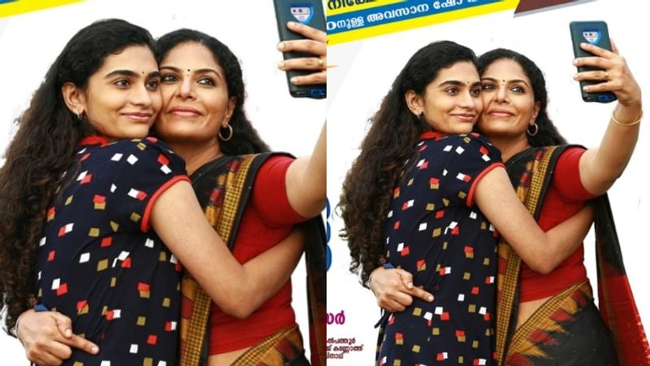 'ഖെദ്ദ' കാണുന്നവർക്ക് സുവർണാവസരം; വേൾഡ് കപ്പ് കാണാൻ അവസരമൊരുക്കി അക്ബർ ട്രാവൽസ്