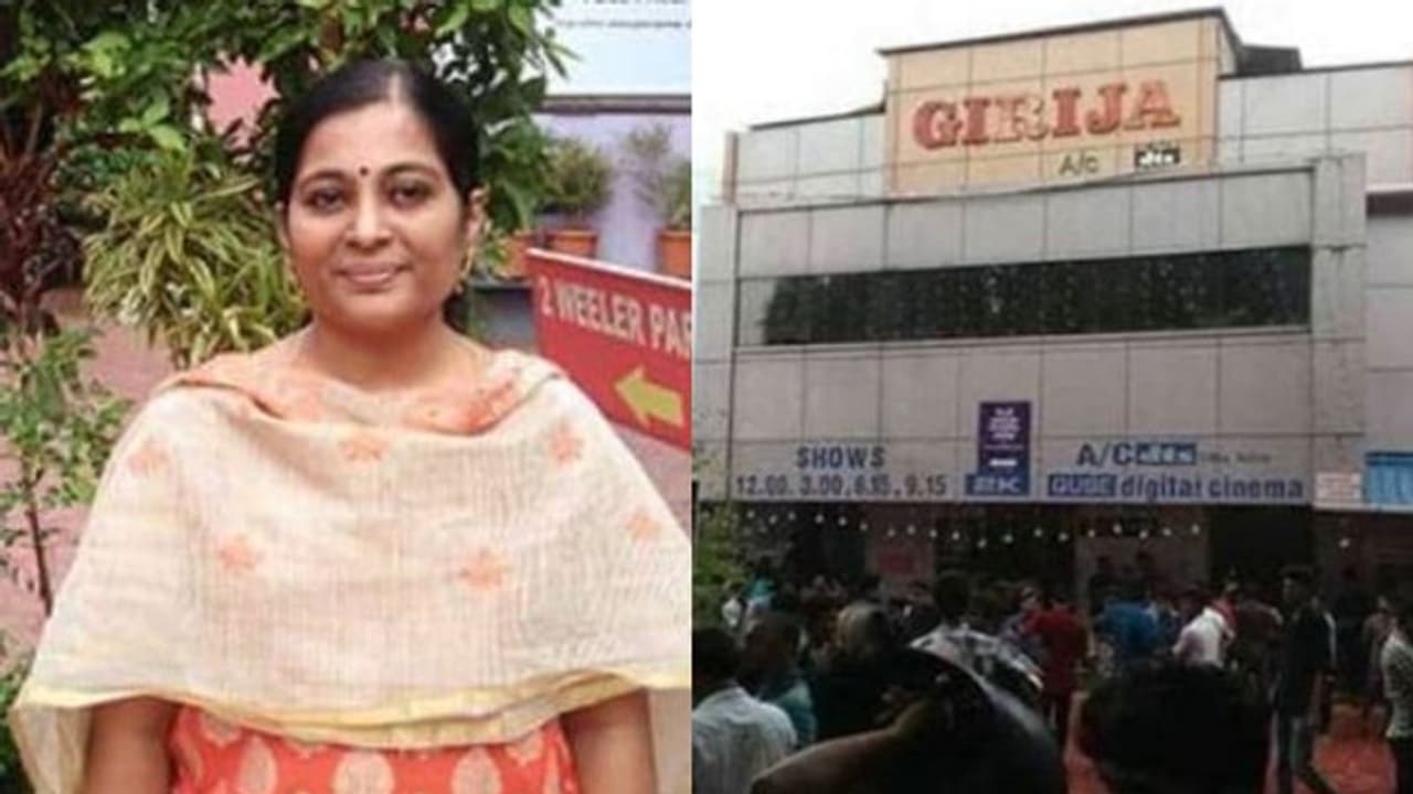 ഓണ്‍ലൈന്‍ ടിക്കറ്റിന് പകരം വാട്‌സ്ആപ്പ് ബുക്കിം​ഗ്; തൃശ്ശൂരിൽ തിയറ്റർ ഉടമയ്ക്ക് വിലക്ക്