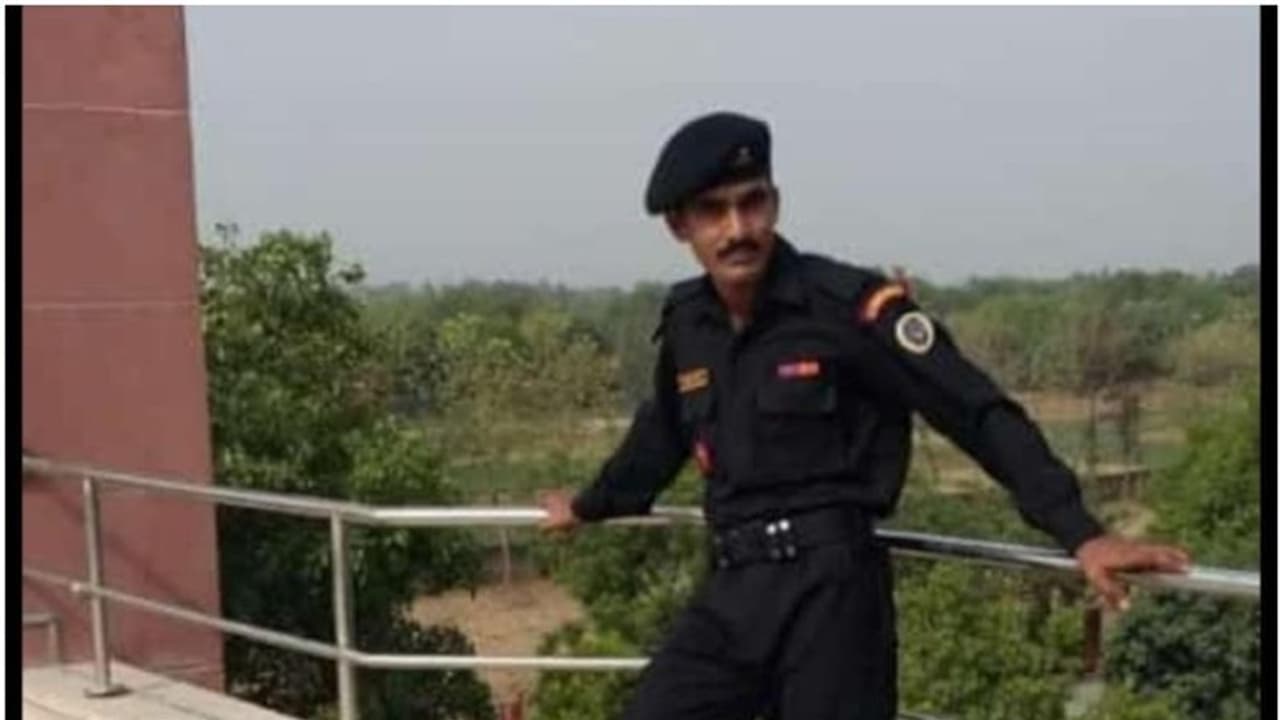 എക്സൈസ് സംഘത്തെ ആക്രമിച്ച സൈനികൻ വെടിയേറ്റ് മരിച്ച നിലയിൽ