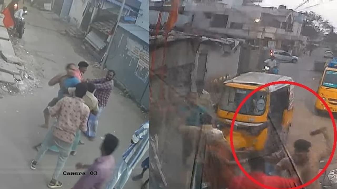 இருதரப்பினர் இடையே அடிதடி… ஒரு தரப்புக்கு கத்தி குத்து.. சிசிடிவி காட்சிகள் வெளியானதால் பரபரப்பு!! இருதரப்பினர் இடையே அடிதடி… ஒரு தரப்புக்கு கத்தி குத்து.. சிசிடிவி காட்சிகள் வெளியானதால் பரபரப்பு!!