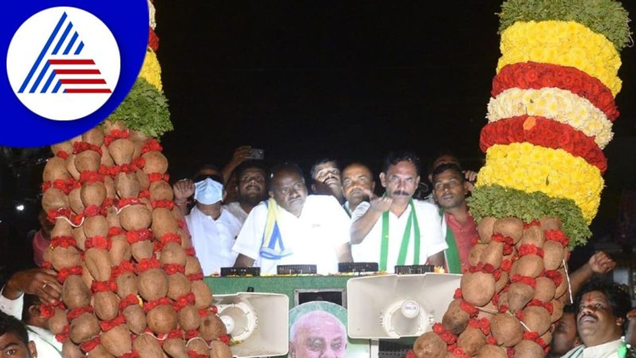 JDS Pancharatna Rathayatra: ಜೆಡಿಎಸ್‌ ಪಂಚರತ್ನ ಯಾತ್ರೆಗೆ ತುಮಕೂರಲ್ಲಿ ಭವ್ಯ ಸ್ವಾಗತ