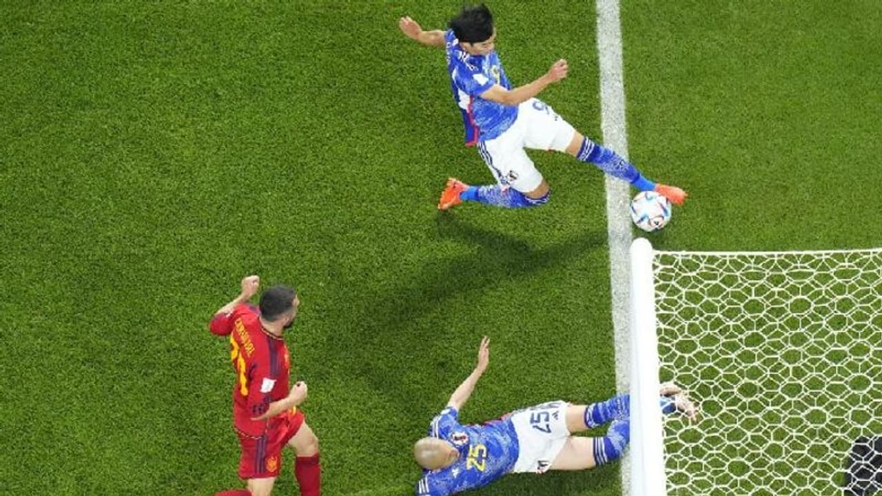 ജര്മനി പുറത്തായതും സ്പെയിന് രണ്ടാം സ്ഥാനത്തേക്ക് വീണതും ജപ്പാന്റെ വിവാദ ഗോളില് വീഡിയോ ജര്മനി പുറത്തായതും സ്പെയിന് രണ്ടാം സ്ഥാനത്തേക്ക് വീണതും ജപ്പാന്റെ വിവാദ ഗോളില് വീഡിയോ