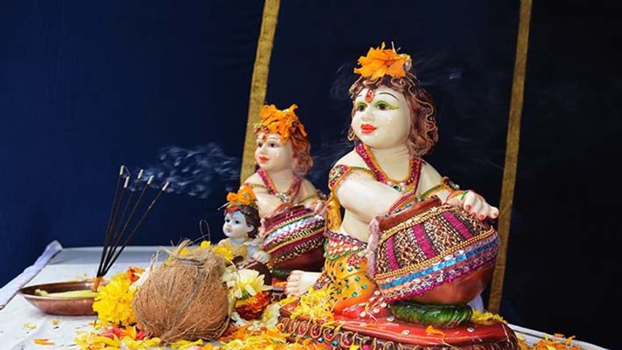 Mokshada Ekadashi 2022: कब करें मोक्षदा एकादशी व्रत? जानें सही तारीख, पूजा विधि, मुहूर्त, महत्व व अन्य बातें Mokshada Ekadashi 2022: कब करें मोक्षदा एकादशी व्रत? जानें सही तारीख, पूजा विधि, मुहूर्त, महत्व व अन्य बातें