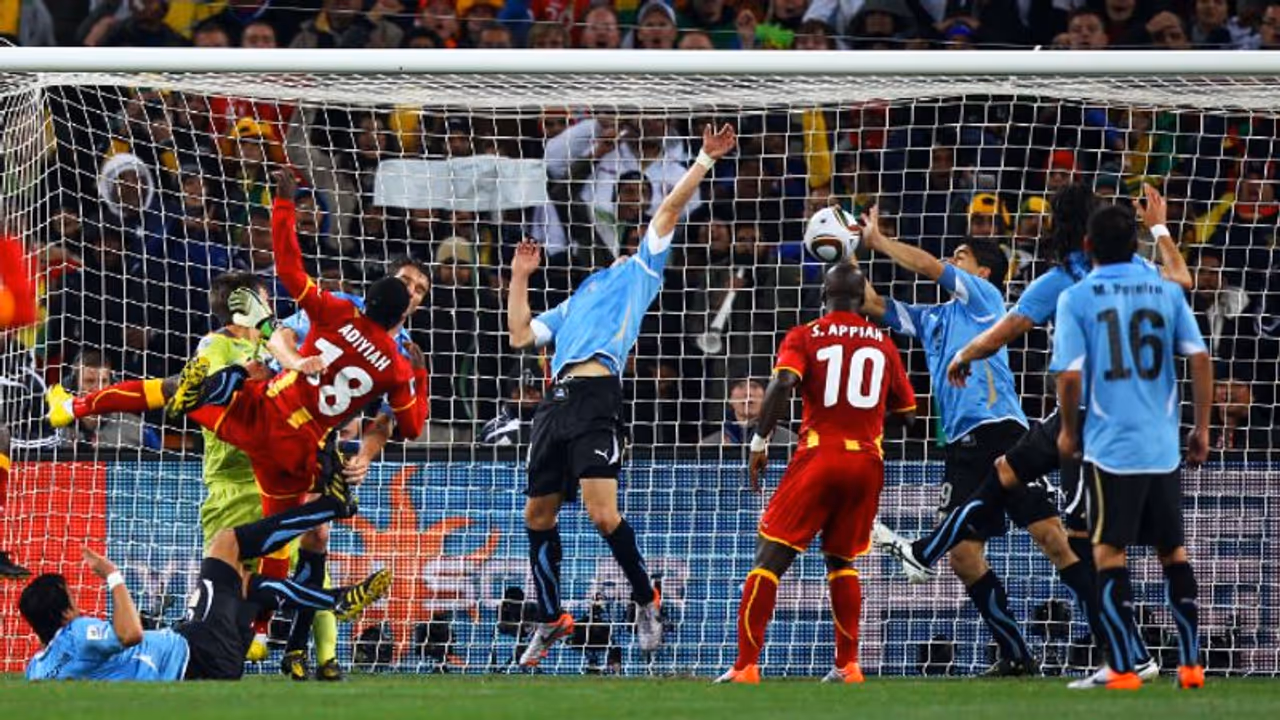 ഇന്ന് തീപാറും; അന്ന് കൈ കൊണ്ട് ഫുട്ബോള് കളിച്ച സുവാരസിനോട് പകരംവീട്ടാന് ഘാന ഇന്ന് തീപാറും; അന്ന് കൈ കൊണ്ട് ഫുട്ബോള് കളിച്ച സുവാരസിനോട് പകരംവീട്ടാന് ഘാന