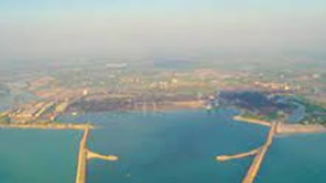 Adani Ports wins Karaikal bid:திவாலான காரைக்கால் துறைமுகத்தை 1,200 கோடிக்கு ஏலத்தில் எடுத்தது அதானி குழுமம்!! Adani Ports wins Karaikal bid:திவாலான காரைக்கால் துறைமுகத்தை 1,200 கோடிக்கு ஏலத்தில் எடுத்தது அதானி குழுமம்!!