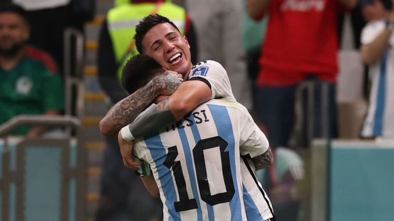 എന്സോ മുതല് ബ്രൂണോ വരെ റയലിന്റെ റഡാറില്; ലോകകപ്പ് കഴിയുമ്പോള് ആരെ റാഞ്ചുമെന്ന് കണ്ടറിയണം എന്സോ മുതല് ബ്രൂണോ വരെ റയലിന്റെ റഡാറില്; ലോകകപ്പ് കഴിയുമ്പോള് ആരെ റാഞ്ചുമെന്ന് കണ്ടറിയണം