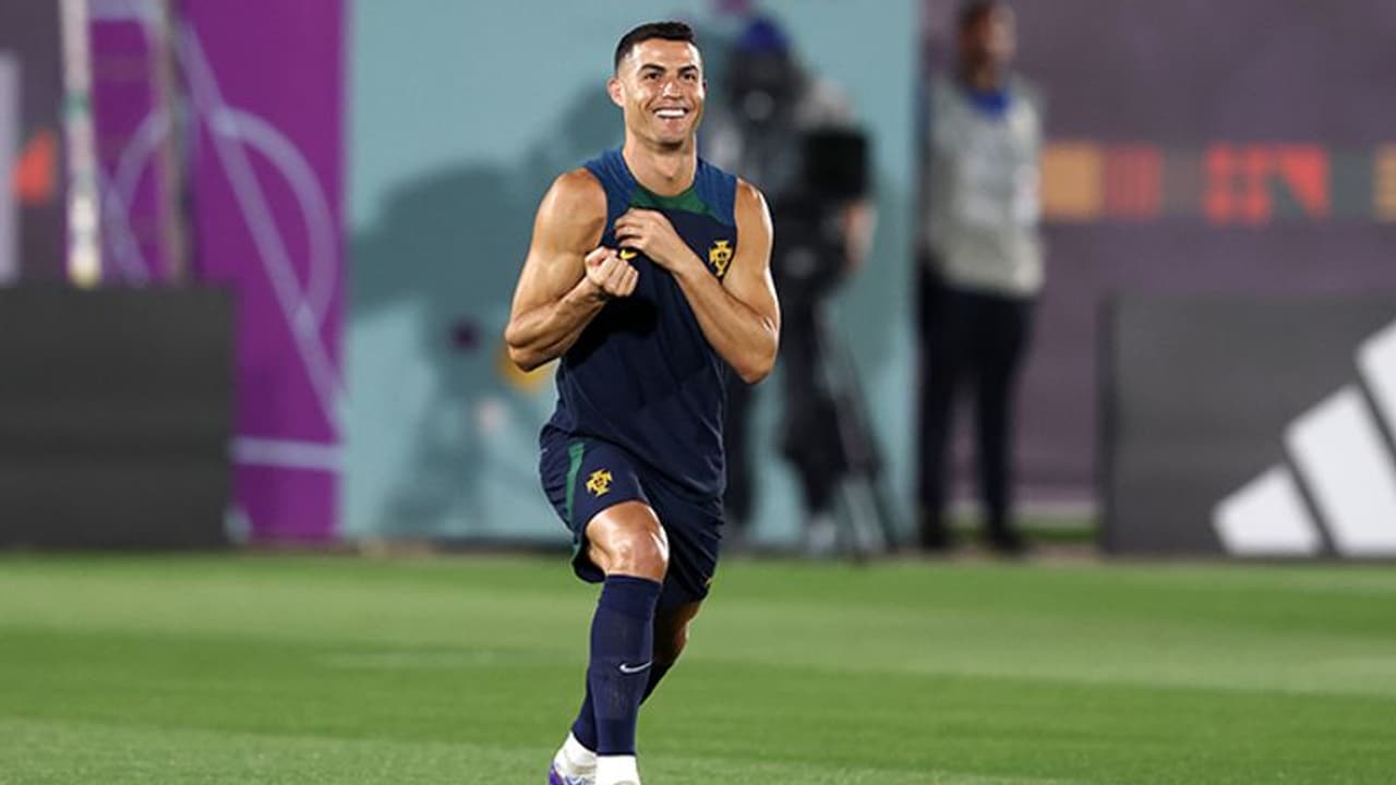 റോണോ ബാക്ക് ടു ഹോം! റയല് ഗ്രൗണ്ടില് ഒറ്റയ്ക്ക് പരിശീലനം തുടങ്ങി താരം, മാഡ്രിഡിലേക്കുള്ള വരവ് സാധ്യമോ? റോണോ ബാക്ക് ടു ഹോം! റയല് ഗ്രൗണ്ടില് ഒറ്റയ്ക്ക് പരിശീലനം തുടങ്ങി താരം, മാഡ്രിഡിലേക്കുള്ള വരവ് സാധ്യമോ?