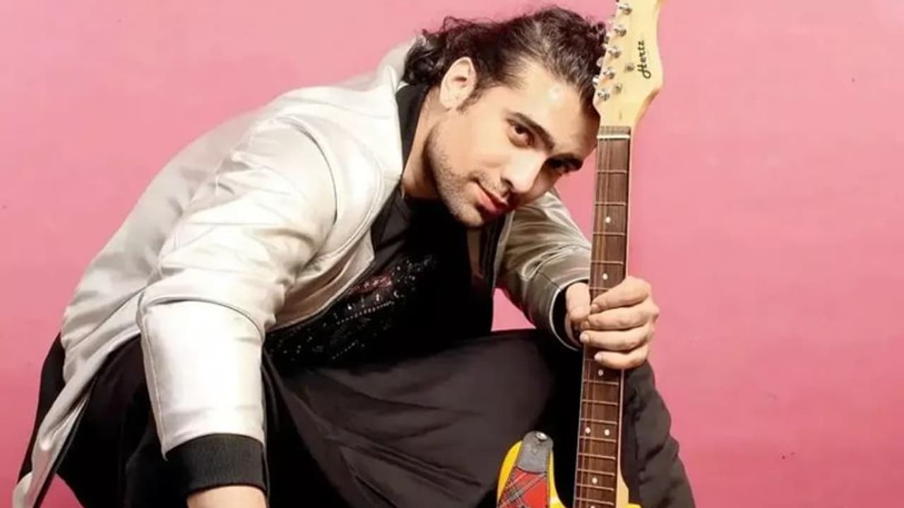 सीढ़ियों से गिरे 'तुम्ही आना' जैसे गानों के सिंगर जुबिन नौटियाल, जानिए अब कैसा है उनका हाल? सीढ़ियों से गिरे 'तुम्ही आना' जैसे गानों के सिंगर जुबिन नौटियाल, जानिए अब कैसा है उनका हाल?