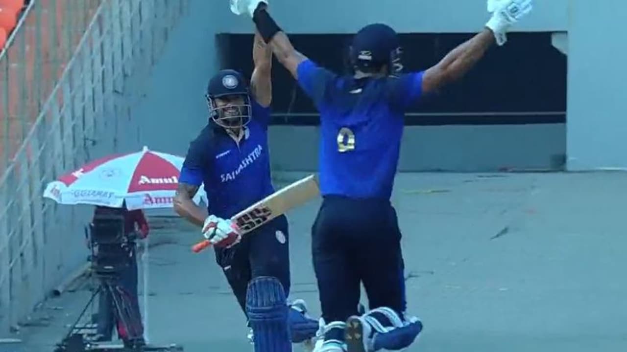 Vijay Hazare Trophy: ஷெல்டான் ஜாக்சன் அபார சதம்.. ஃபைனலில் மகாராஷ்டிராவை வீழ்த்தி கோப்பையை வென்றது சௌராஷ்டிரா 