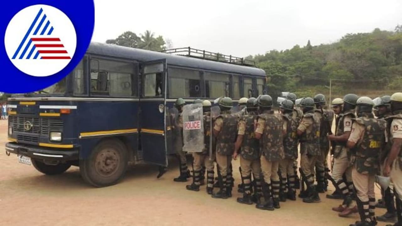 ಮಾಬ್ ಆಪರೇಷನ್ ಡ್ರಿಲ್‌ನ ಅಣಕು ಪ್ರದರ್ಶನ, ಪರಿಸ್ಥಿತಿ ನಿಯಂತ್ರಣ ಮಾಡಲು ಪೊಲೀಸರ ಹರಸಾಹಸ