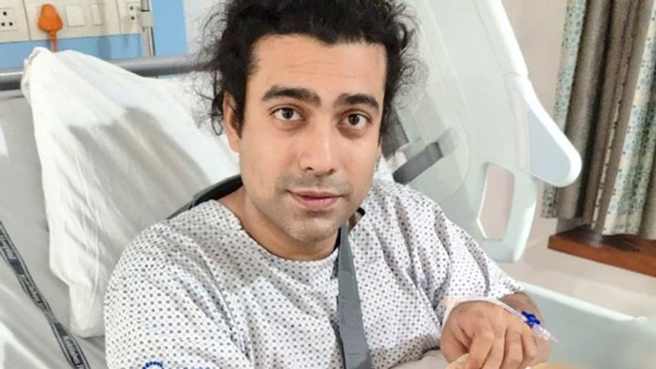 जुबिन नौटियाल हेल्थ अपडेट: सिंगर ने अस्पताल से फोटो शेयर कर लिखा भगवान ने मुझे बचा लिया जुबिन नौटियाल हेल्थ अपडेट: सिंगर ने अस्पताल से फोटो शेयर कर लिखा भगवान ने मुझे बचा लिया