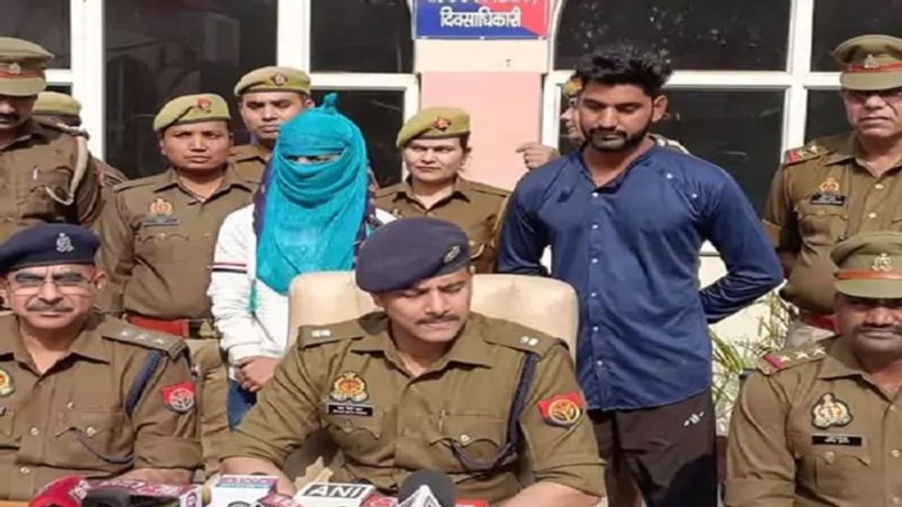 नोएडा: 5 मर्डर के बाद प्रेमी को ठिकाने लगाना चाहती थी युवती, सीरियल किलिंग की कहानी सुन पुलिस भी हुई दंग नोएडा: 5 मर्डर के बाद प्रेमी को ठिकाने लगाना चाहती थी युवती, सीरियल किलिंग की कहानी सुन पुलिस भी हुई दंग