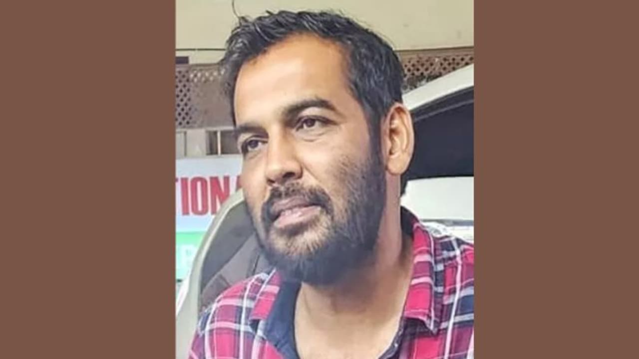 ക്രിക്കറ്റ് കളിക്കുന്നതിനിടെ കുഴഞ്ഞുവീണ പ്രവാസി മലയാളി മരിച്ചു ക്രിക്കറ്റ് കളിക്കുന്നതിനിടെ കുഴഞ്ഞുവീണ പ്രവാസി മലയാളി മരിച്ചു