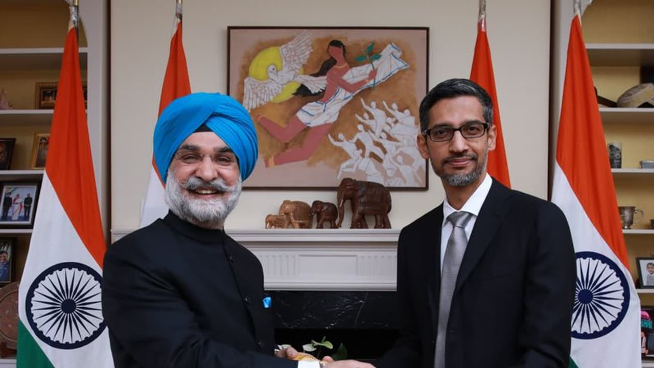 Sundar Pichai: 'என்னுடைய உயிரின் ஒருபகுதி இந்தியா' ! கூகுள் சிஇஓ சுந்தர் பிச்சைக்கு பத்மபூஷன் விருது Sundar Pichai: 'என்னுடைய உயிரின் ஒருபகுதி இந்தியா' ! கூகுள் சிஇஓ சுந்தர் பிச்சைக்கு பத்மபூஷன் விருது