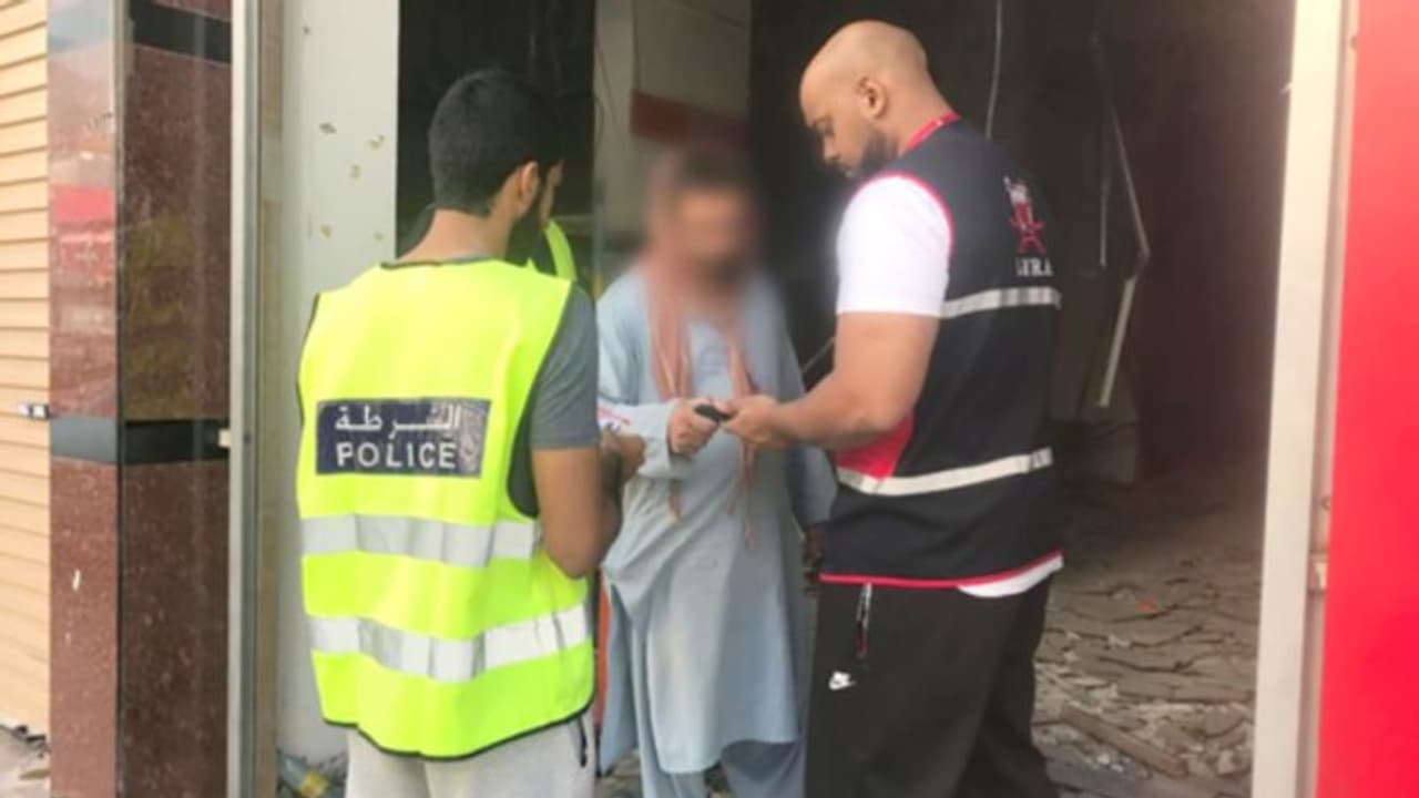 പ്രവാസി നിയമലംഘകരെ കണ്ടെത്താന് വ്യാപക പരിശോധന; നിരവധിപ്പേരെ പിടികൂടി പ്രവാസി നിയമലംഘകരെ കണ്ടെത്താന് വ്യാപക പരിശോധന; നിരവധിപ്പേരെ പിടികൂടി