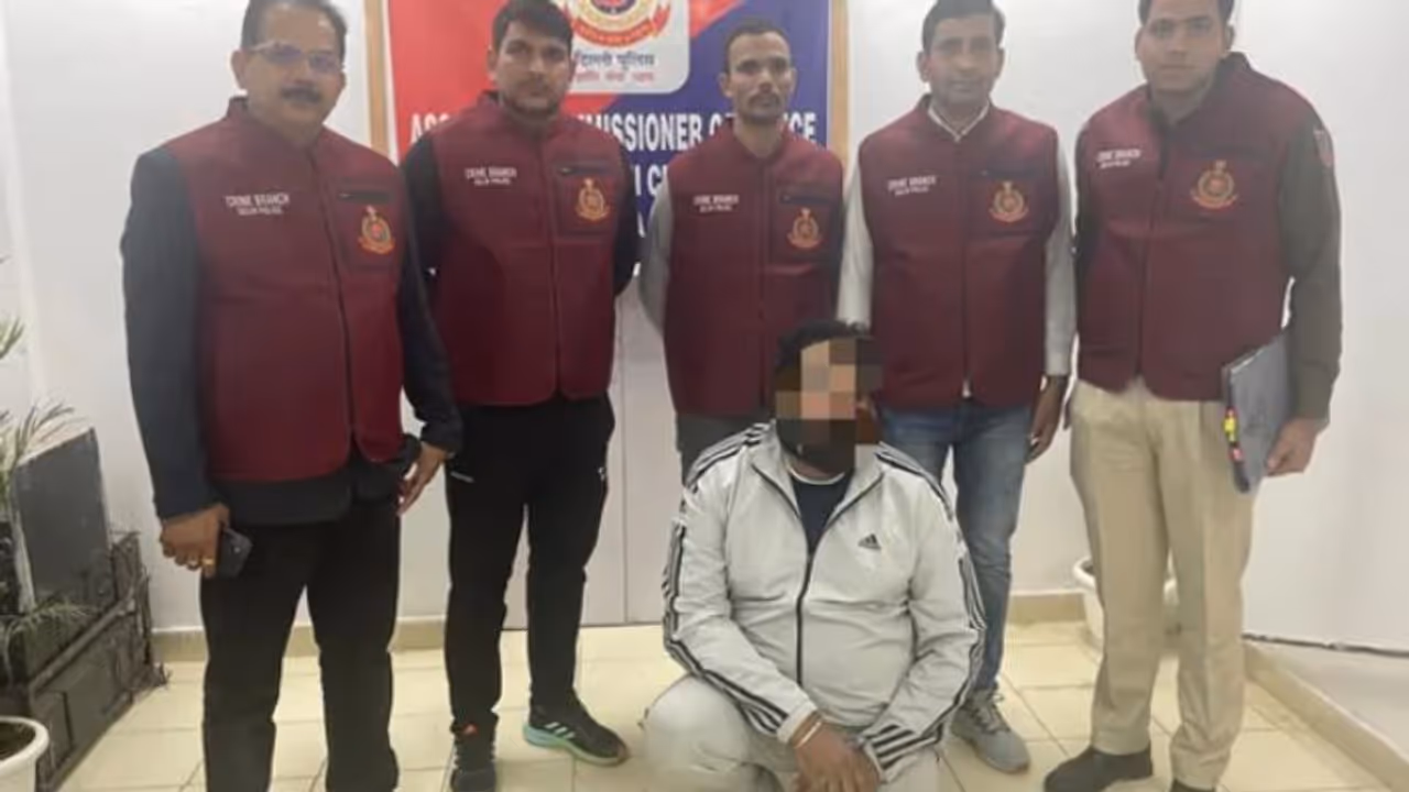 പണത്തെ ചൊല്ലി തര്‍ക്കം; 35 കാരിയെ യുവാവ് കഴുത്തറുത്ത് കൊന്നു, മൃതദേഹം കഷണങ്ങളാക്കാന്‍ കത്തി വാങ്ങി