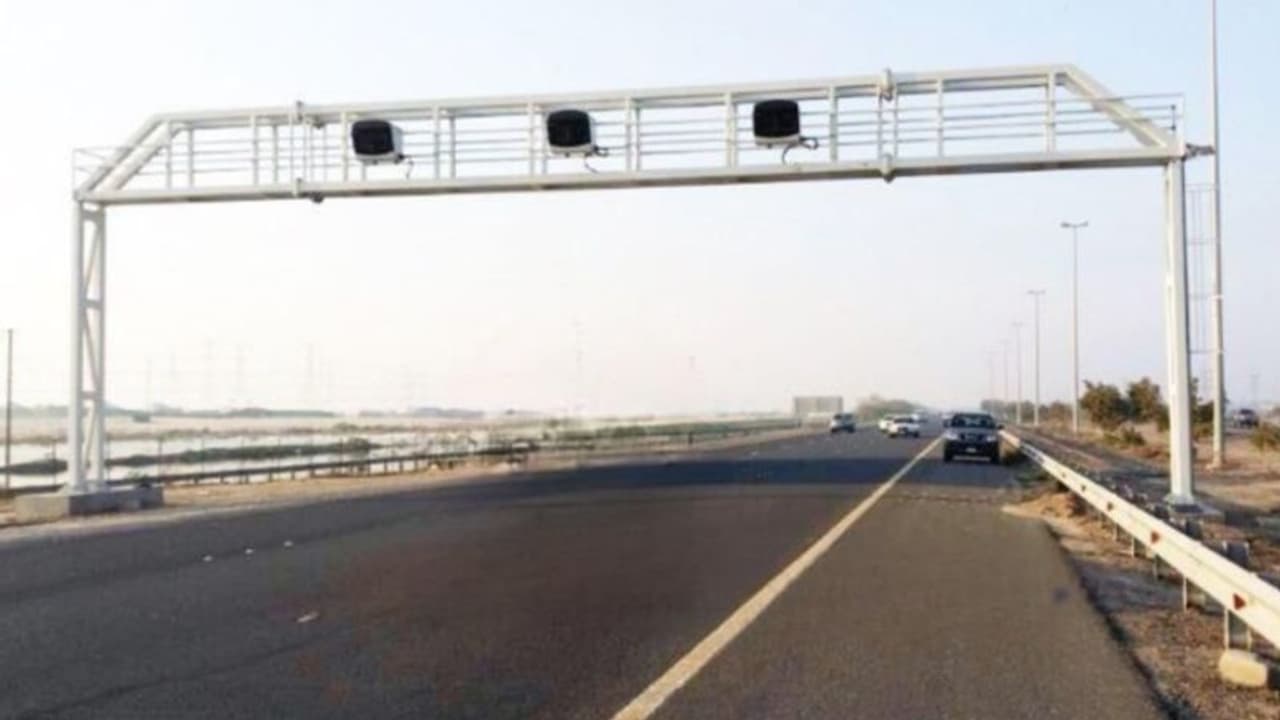 കുവൈത്തിലെ പുതിയ ക്യാമറയില് നാല് ദിവസം കൊണ്ട് രേഖപ്പെടുത്തിയത് 6,062 നിയമലംഘനങ്ങള് കുവൈത്തിലെ പുതിയ ക്യാമറയില് നാല് ദിവസം കൊണ്ട് രേഖപ്പെടുത്തിയത് 6,062 നിയമലംഘനങ്ങള്