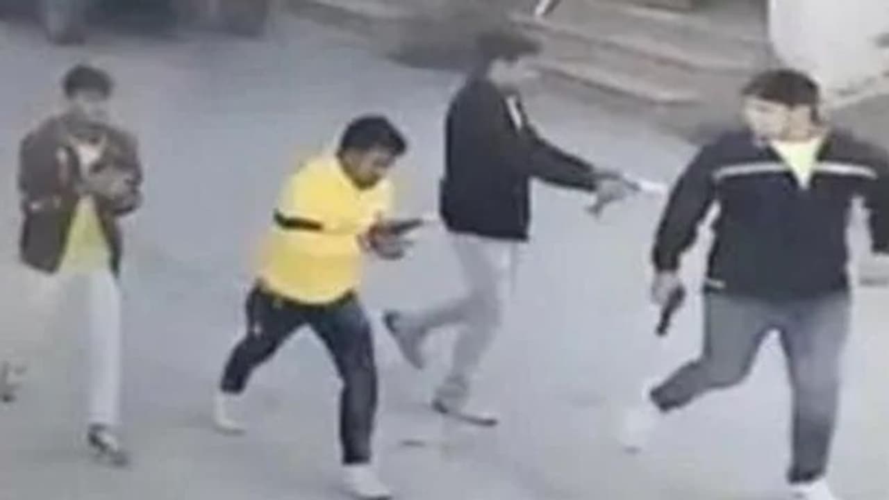 రాజస్తాన్‌లో గ్యాంగ్ వార్.. పట్టపగలే రోడ్డుపై కాల్పుల మోత.. గ్యాంగ్‌స్టర్ రాజు తేట్ హత్య