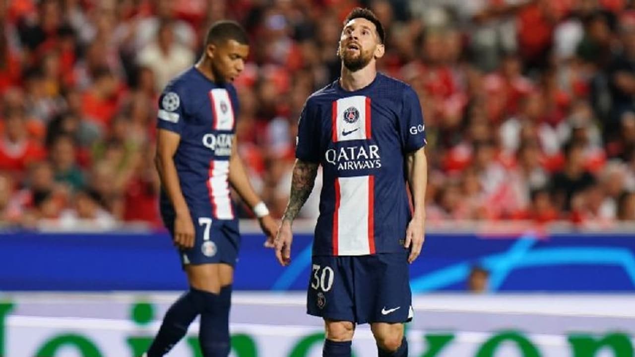 മെസിയും നെയ്മറും എംബാപ്പെയും കളത്തിലിറങ്ങിയിട്ടും ഫ്രഞ്ച് ലീഗില് പി എസ് ജിക്ക് ഞെട്ടിക്കുന്ന തോല്വി മെസിയും നെയ്മറും എംബാപ്പെയും കളത്തിലിറങ്ങിയിട്ടും ഫ്രഞ്ച് ലീഗില് പി എസ് ജിക്ക് ഞെട്ടിക്കുന്ന തോല്വി