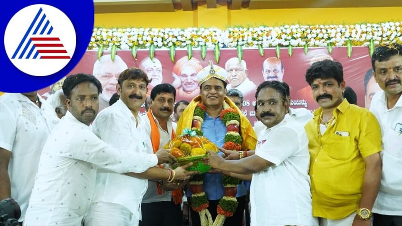 ಕೆಂಪೇ​ಗೌ​ಡರಿಗೆ 'ಪ್ರತಿಮೆ' ಗೌರವ ಸಮರ್ಪಣೆ: ಸಚಿವ ಅಶ್ವತ್ಥ್‌ ನಾರಾಯಣ