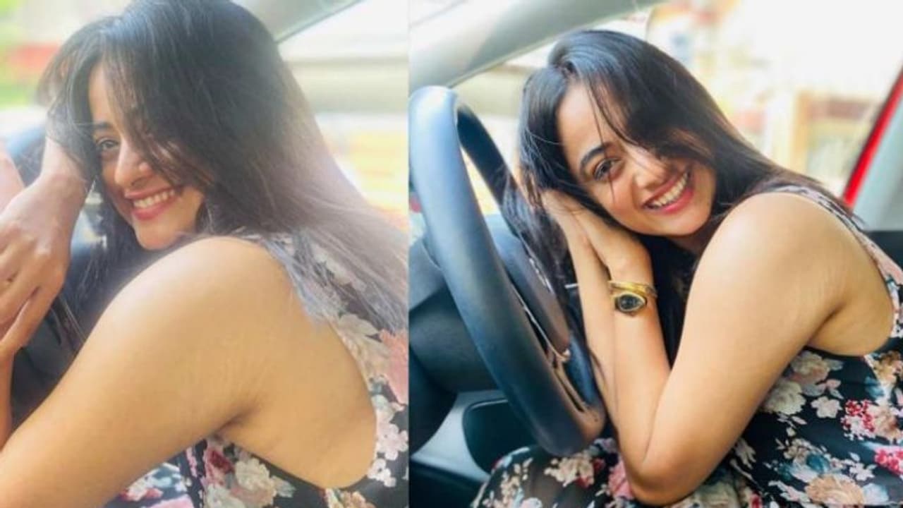 ചുളിവുകളും സ്ട്രെച്ച് മാർക്കും വെളിപ്പെടുത്തുന്ന ചിത്രങ്ങളുമായി നമിത പ്രമോദ് ചുളിവുകളും സ്ട്രെച്ച് മാർക്കും വെളിപ്പെടുത്തുന്ന ചിത്രങ്ങളുമായി നമിത പ്രമോദ്