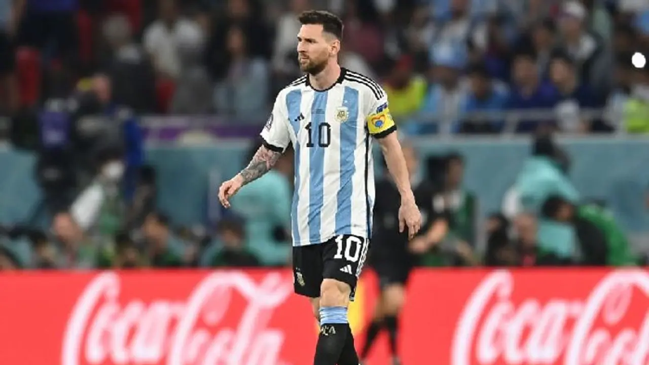 ഖത്തര് ലോകകപ്പ്: കിരീട സാധ്യതയുള്ള നാലു ടീമുകളെ തെരഞ്ഞെടുത്ത് മെസി, ഇംഗ്ലണ്ടിന് സ്ഥാനമില്ല ഖത്തര് ലോകകപ്പ്: കിരീട സാധ്യതയുള്ള നാലു ടീമുകളെ തെരഞ്ഞെടുത്ത് മെസി, ഇംഗ്ലണ്ടിന് സ്ഥാനമില്ല