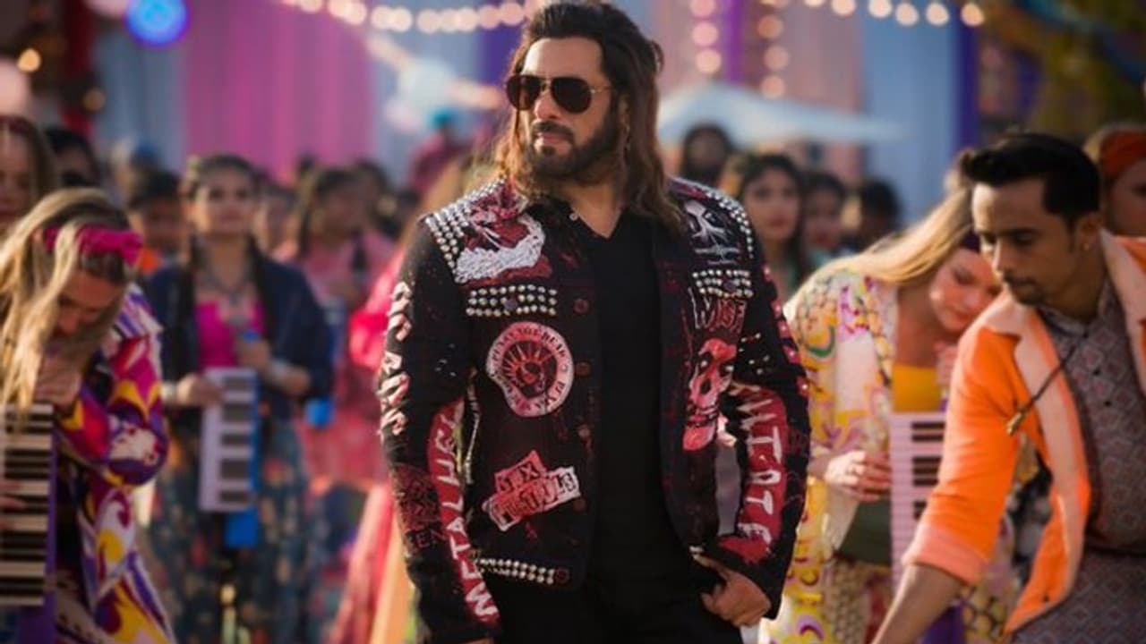 100 करोड़ी फिल्म किसी का भाई किसी जान की शूटिंग खत्म कर सलमान खान ने बताई रिलीज डेट, शेयर की फोटो 100 करोड़ी फिल्म किसी का भाई किसी जान की शूटिंग खत्म कर सलमान खान ने बताई रिलीज डेट, शेयर की फोटो