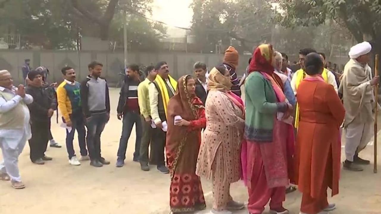 నేడు ఢిల్లీ మున్సిపల్ కార్పొరేషన్ కార్పొరేషన్ ఎన్నికలు.. ఆప్, బీజేపీ మధ్యే పోటీ.. 