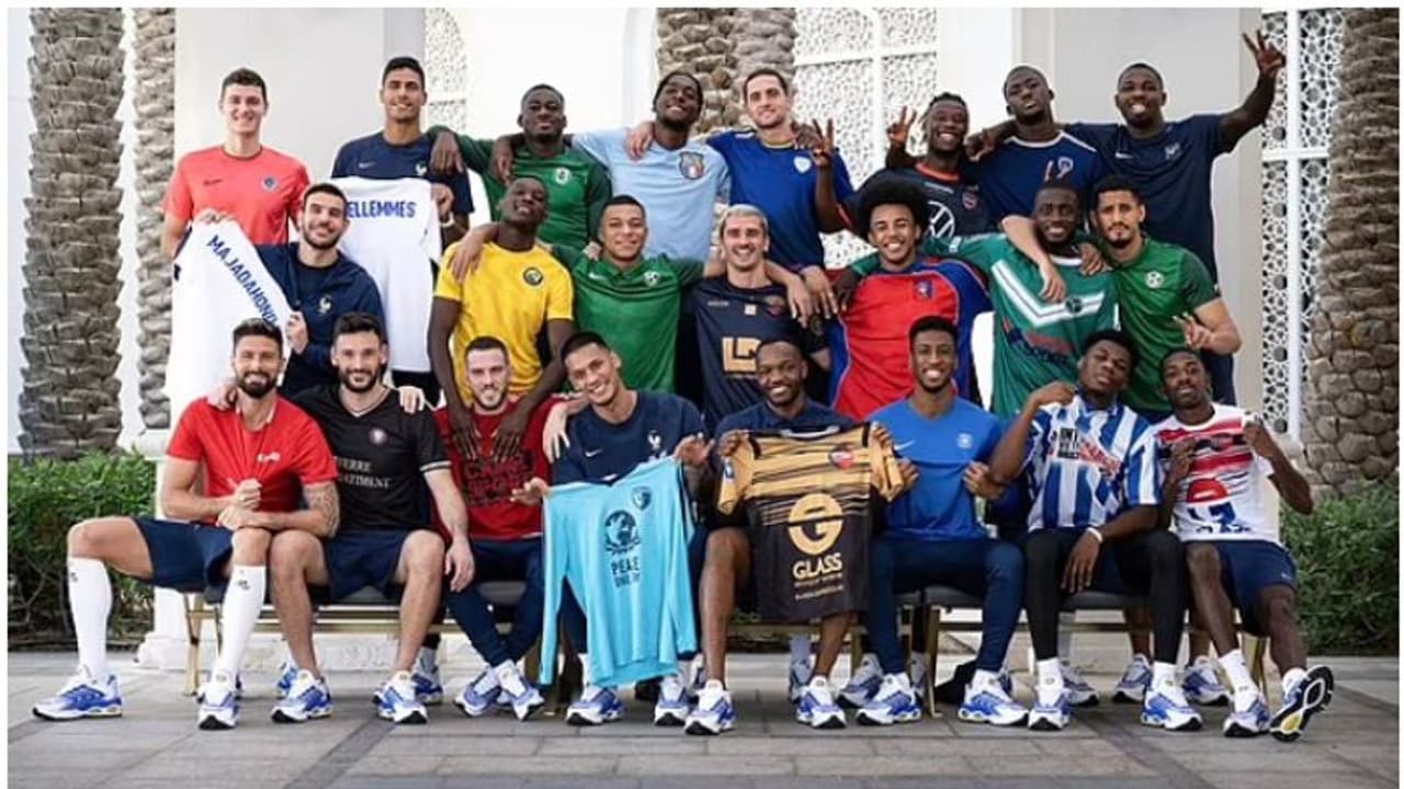 ഇന്ന് കോടികള്‍ ശമ്പളം; പക്ഷേ വന്ന വഴി മറന്നില്ല, ഫ്രഞ്ച് ടീമിന് നിറഞ്ഞ കയ്യടി, മാറി നിന്നത് ഒരാള്‍ മാത്രം!